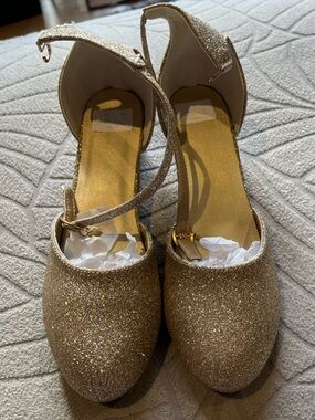 Gold Glitter Girl’s Ankle Strap Flats